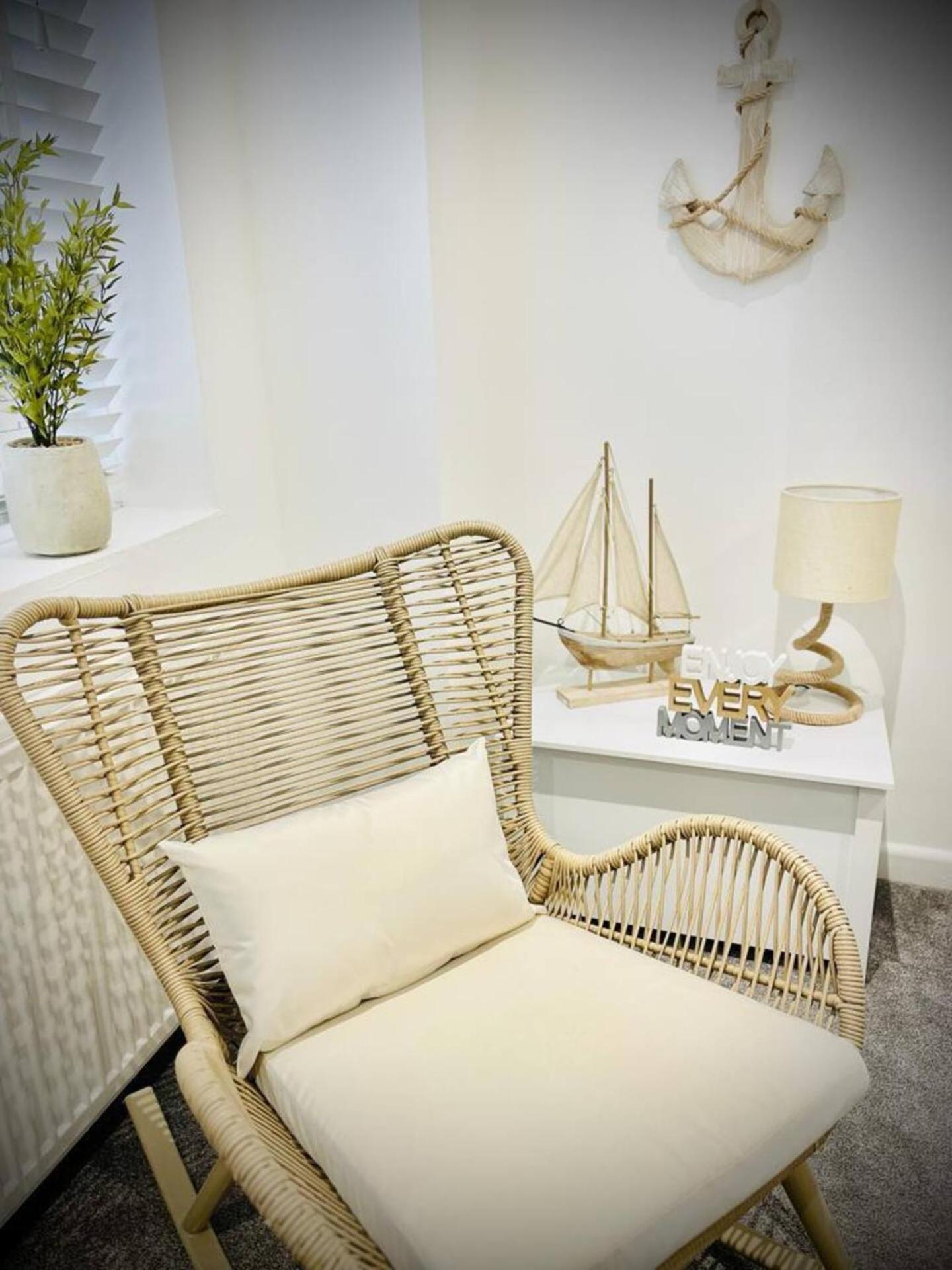 Stunning 3 Double Bedroom Beach Front Apartment Portsmouth Exteriör bild